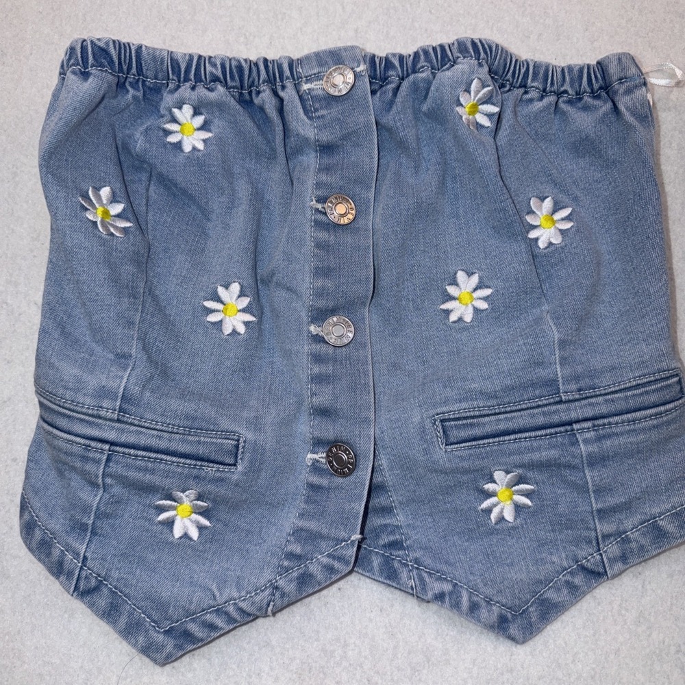 NWT Love Tree Denim Crop Tube Rope With Front Buttons And Embroidery Size Small
